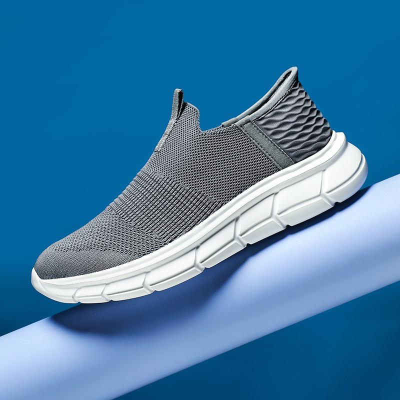 Summer fly-weaving slip on wear-resistant soft bottom casual shoes